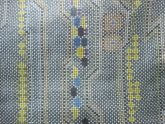 アンティーク　変わり縞に抽象模様織り出し本場泥大島紬着物